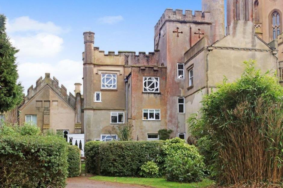Hadlow Castle, Kent: £650,000